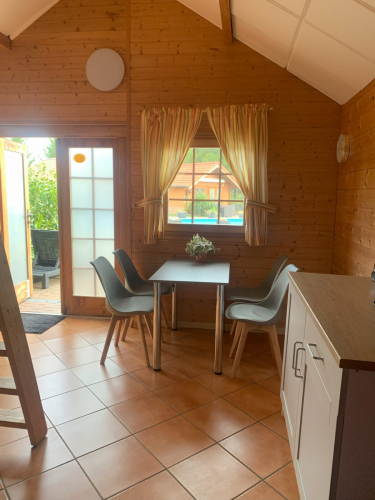 bungalow2-essbereich1